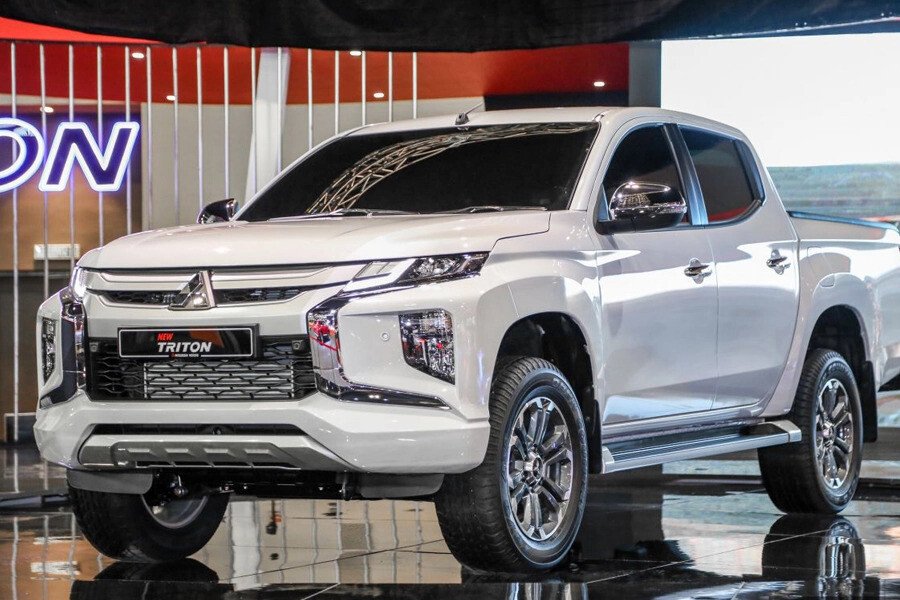 Mitsubishi Triton 4x2 AT Mivec - Hình 1